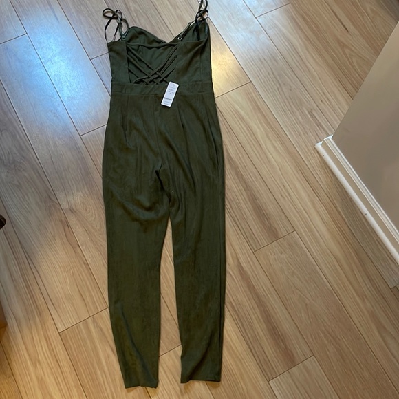 NWT Bebe Khaki Green Camryn Strap Jumpsuit E - Picture 2 of 2